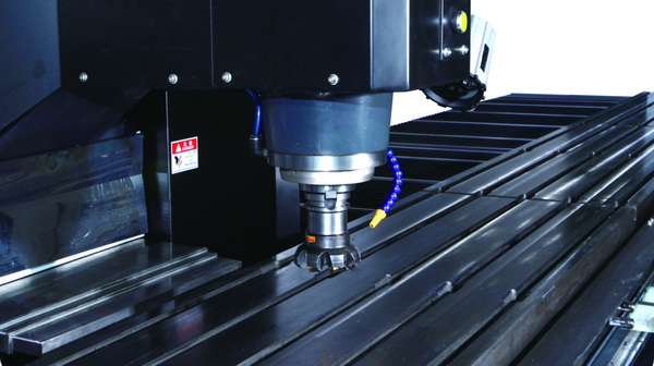 Каковы преимущества использования обрабатывающего центра?